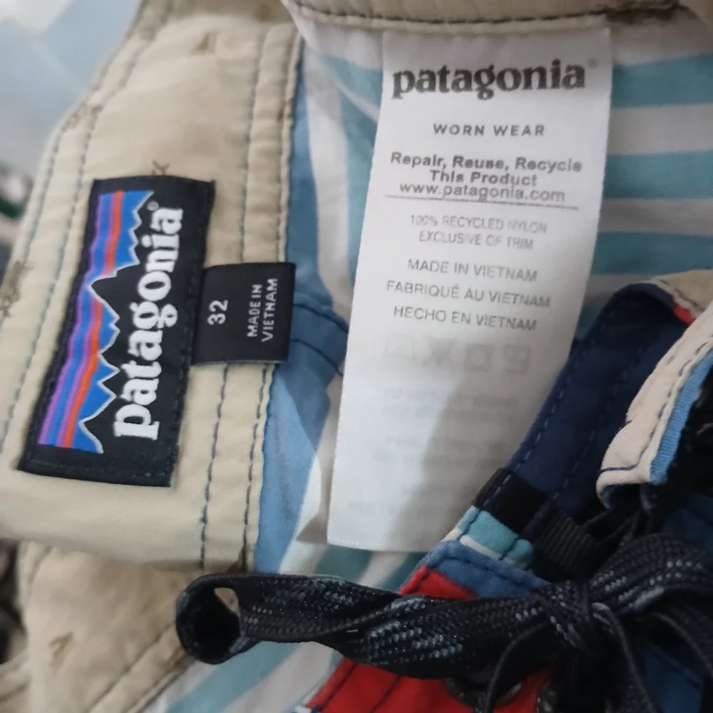 Patagonia Wavefarer Board Shorts Mens 32 Multi Color Striped Recycled Nylon